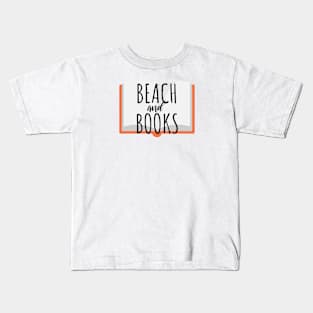 Bookworm beach and books Kids T-Shirt